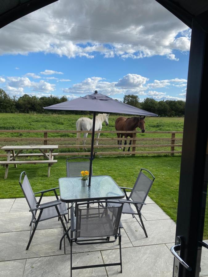 Mowbray Cottages & Glamping South Kilvington Екстер'єр фото